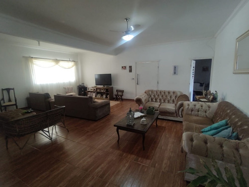 Imagem 10 de 14 de Chácara Com Área De 2.000 M², Casa Com 05 Dormitórios!!