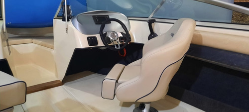 Imagen 6 de 7 de Bermuda Sport 200 Evinrude 150 G2 6 Cilindros 2019