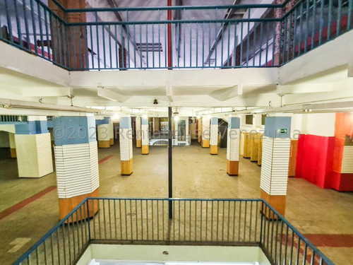 Venta De Edificio Comercial En La Avenida Baralt Cl Mls 25-9944
