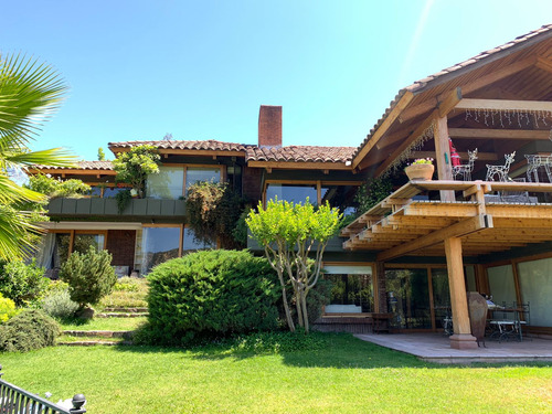 Casa Con Vista En Condominio Cerca Del Santiago College