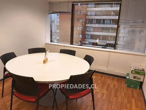 Oficina En Arriendo De 2 Privados En Las Condes