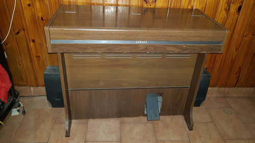 Órgano Yamaha Cn70 Funcioando Todo Muy Bien Con Parlantes (Usado)