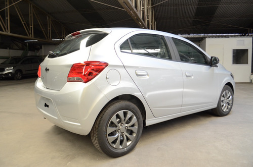 Imagen 8 de 18 de Chevrolet Onix 1.4 Joy Ls