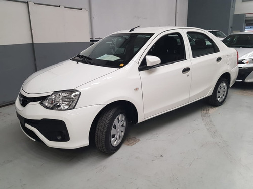 Toyota Etios 1.5 X Sedán 4p 2021 0km