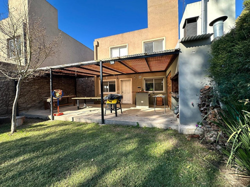Casa En Venta 4 Ambientes En Barrio Cerrado