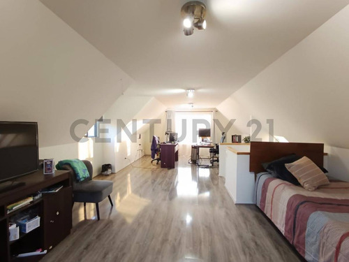 Se Vende Casa 3 Pisos, El Hualle Sur, La Florida