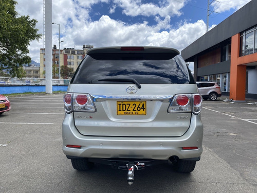 Imagen 9 de 25 de Toyota Fortuner Sr5 2015