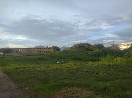 Venta De Terreno En Urb.paraparal Los Guayos 05-17