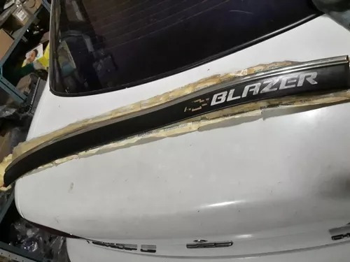 Platina Delantera Derecha Chevrolet Blazer (con Detalles)