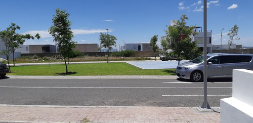 Linda Casa En La Condesa Juriquilla, Pasillo Lateral, Jardín