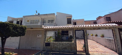 Clara Figueredo Vende Casa En La Esmeralda, San Diego (plc-954)