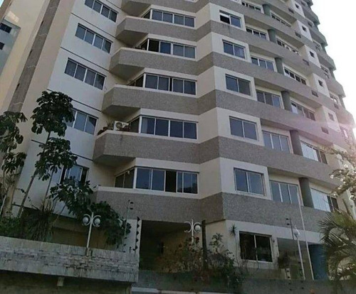 Tibisay Rojas Vende Apartyamento En Residencias Makarena. Urbanizaciòn El Bosque    Cod. 222268