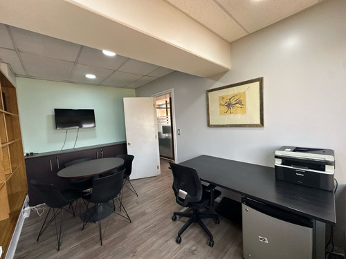 Arriendo Oficina 5 Privados, Sala De Reuniones, 2 Baños