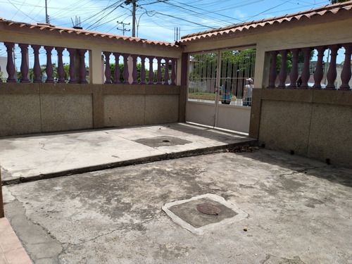 Imagen 3 de 13 de Venta Casa Av. Andrés Eloy Higuerote