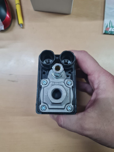 Imagen 2 de 5 de Presostato Para Compresor Lusqtoff Gamma Niwa - 1 Conexión