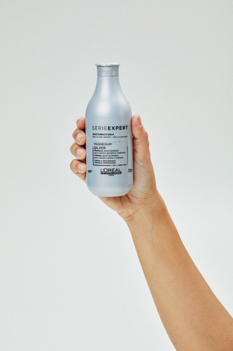 Imagem 2 de 8 de Shampoo L'oréal Professionnel Serie Expert Silver - 300ml