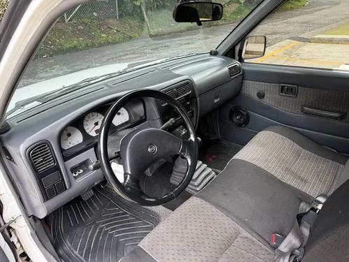 Nissan D21 2.4 4x2