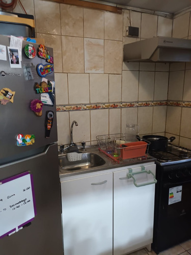 Casa En Pasaje Cerrado 4d/2b +2 Estacionamientos Y Cobertizo