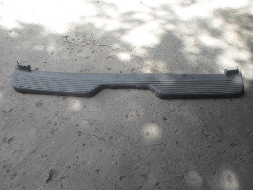 Moldura Posa Pie Parachoque Trasero Ford Explorer 98-2001