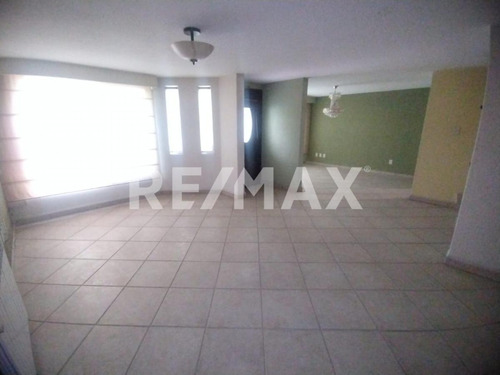 Casa En Venta En Condominio En Del Valle Sur