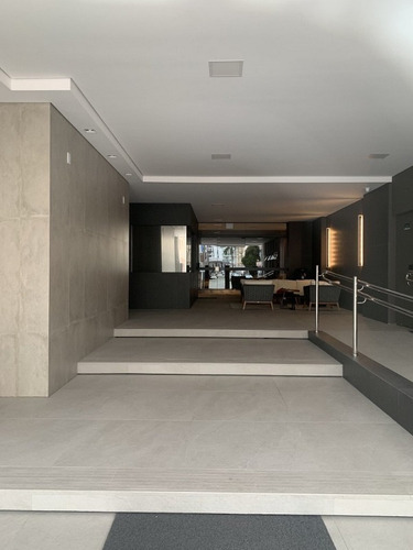 Imagem 2 de 18 de Excelente Apartamento No Centro De Balneário Camboriú, Ótima Localização. - Ap00892 - 34215009