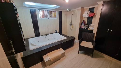 Imagen 6 de 11 de Venta En Oferta De Casa Amoblada Con Piscina En Zona Norte