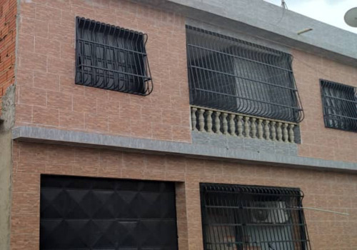 Mg Asein1913 Vende Amplia Casa En La Parroquia Urbana Santa Rosa, Valencia Edo. Carabobo