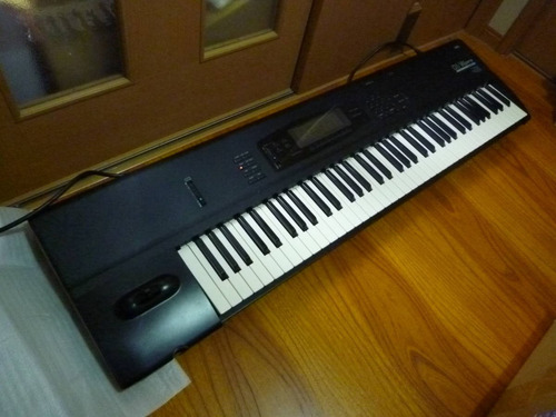 Korg 01/w Pro 76-key Keyboard Synthesizer Black Keyboard