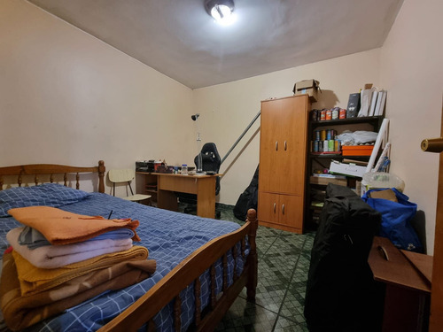 Se Vende Casa De 2 Pisos En Sector Centro Sur, Calle Díaz Ga