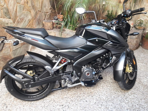 Bajaj Rouser Ns 200