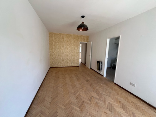 Venta Departamento En Lourdes De 2 Dormitorios