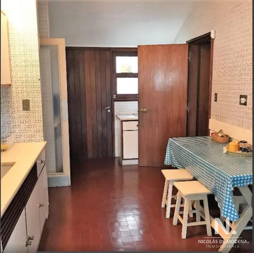Venta De Casa 5 Dormitorios En El Golf