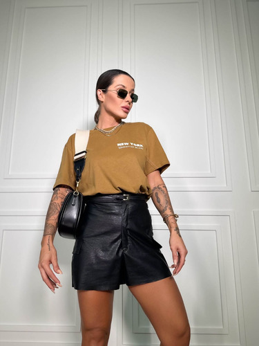 Shorts Courino Preto Karen Anna Torquato