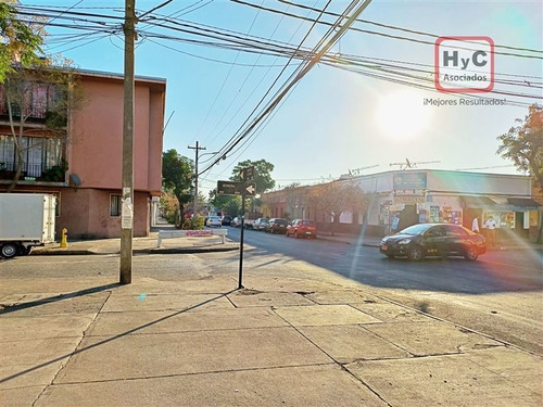Imagen 4 de 22 de Casa En Venta De 6 Dorm. En Santiago