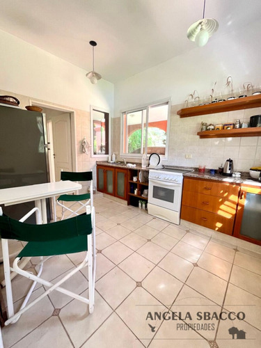 Excelente Casa En San Joaquín.