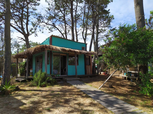 Imagen 4 de 12 de Hostel - En Venta - Para 17 Personas En Bosque De Punta Del Diablo