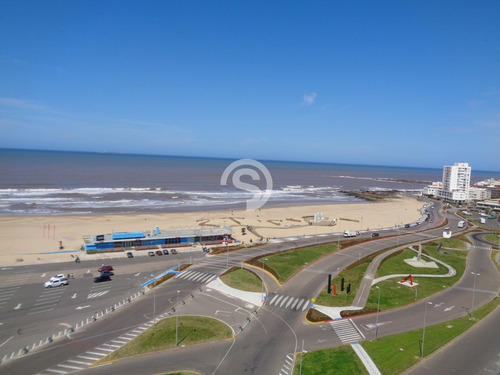 Apartamento En Punta Del Este, Imperiale Luxury Towers- Ref: 4068