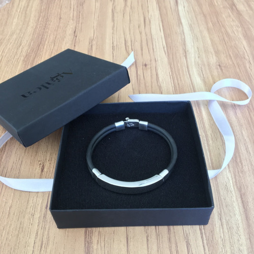 Imagen 8 de 10 de Pulsera De Caucho Con Plata 925 Para Hombre Agálea Joyería