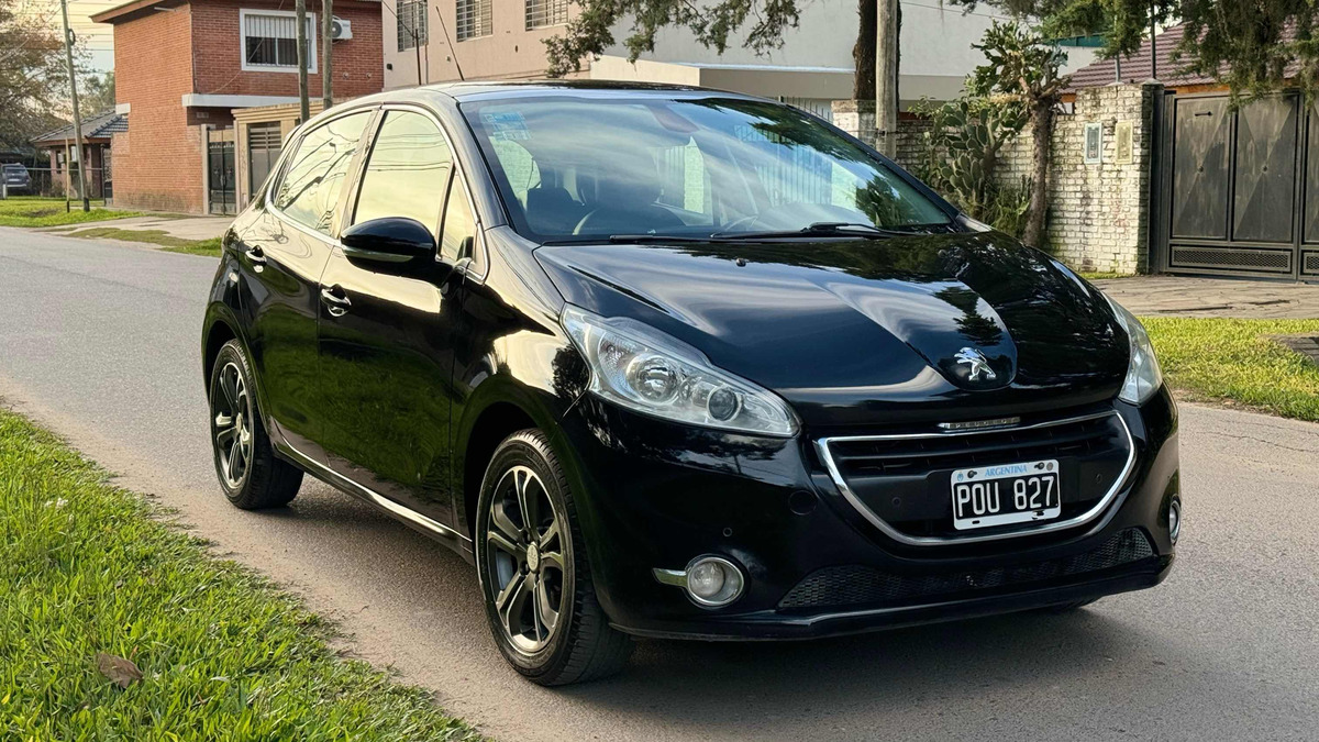 Peugeot 2008 1.6 Feline