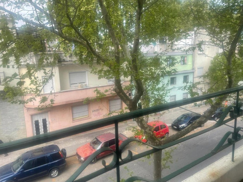 Imagen 10 de 14 de Venta - Apartamento 2 Dormitorios, Con Balcón Al Frente, En Barrio Sur.