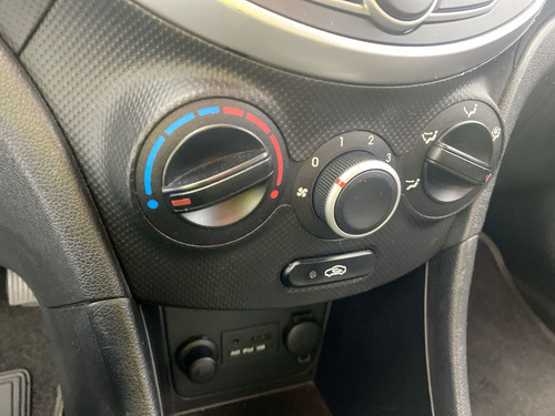 Imagen 20 de 25 de Hyundai Accent I25 Gl 1.4