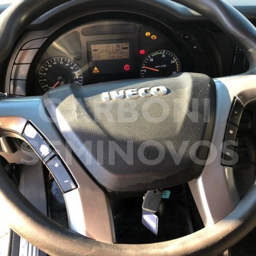 Imagem 6 de 8 de Iveco Hi Way 600s44 6x2, Ano 2016/2017