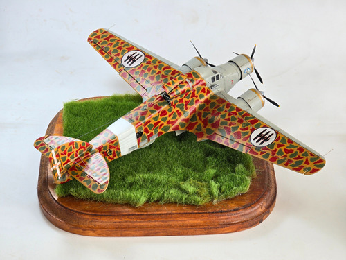 Kit Montado Savoia Marchetti Sm.79 Sparviero 1/72