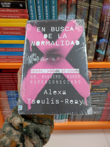 Libro En Busca De La Normalidad - Alexa Tsoulis-reay