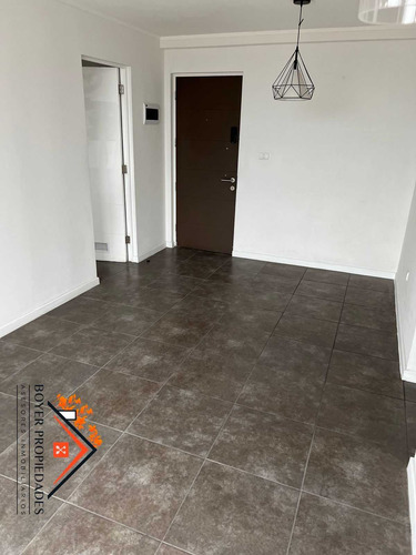 Boyer Vende Depto Semi Amoblado (72893)