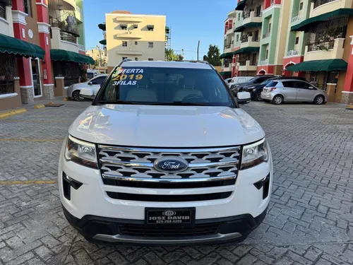 Ford Explorer Xlt 4*2 Tres Filas De Asientos Año 2019