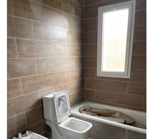 Imagen 23 de 26 de Excelente Casa En Venta 5 Ambientes En San Matías Con Dependencia De Servicio!