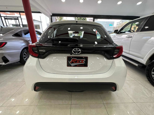 Imagen 7 de 11 de Toyota Yaris Hatch Back