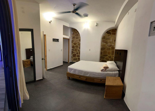 Casa Con Alberca En Privada Con Acceso Y Vista Al Lago De Tequesquitengo