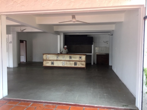 Local En Punta Del Este, Mansa- Ref: 7959